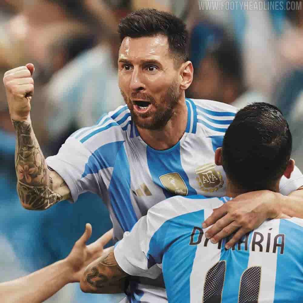 Messi en la camiseta de argentina 2024 primera equipacion de copa america .jpg