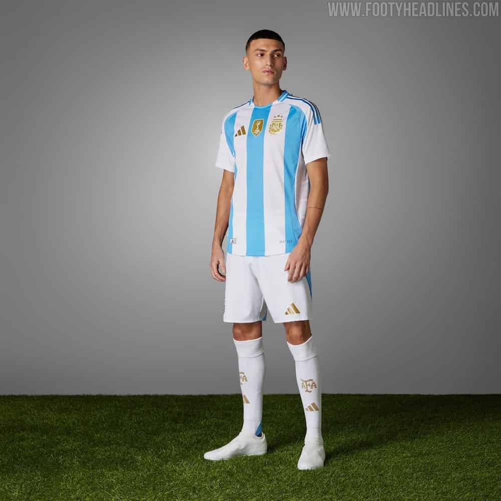 camiseta de primera equipacion de version aficionado de Argentina de copa america 2024 en camisetasfubtol.cn.jpg