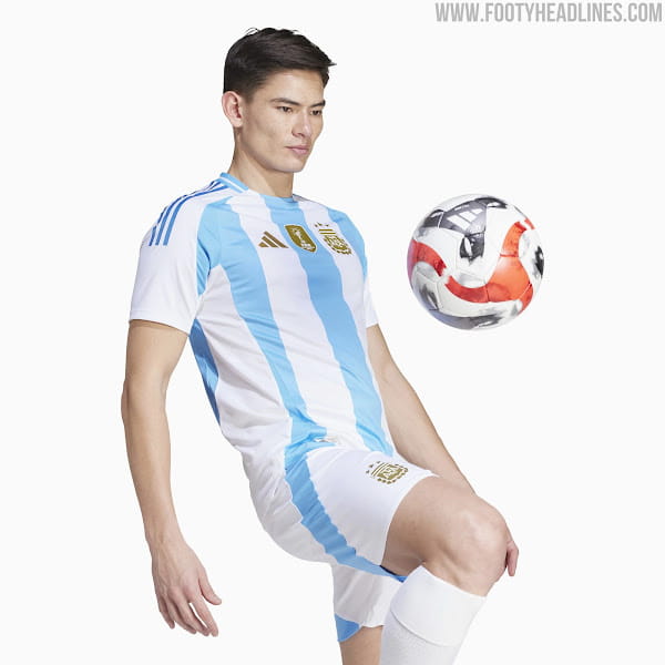 camiseta de version replica de argentina de copa america 2024.jpg