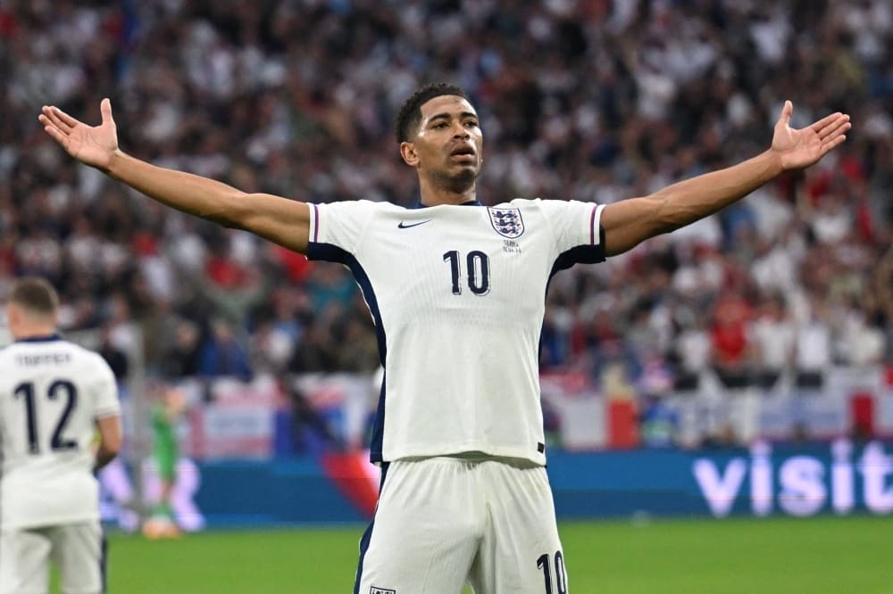 Jude Bellingham en la selección de Inglaterra | Camisetasfutbol.jpeg