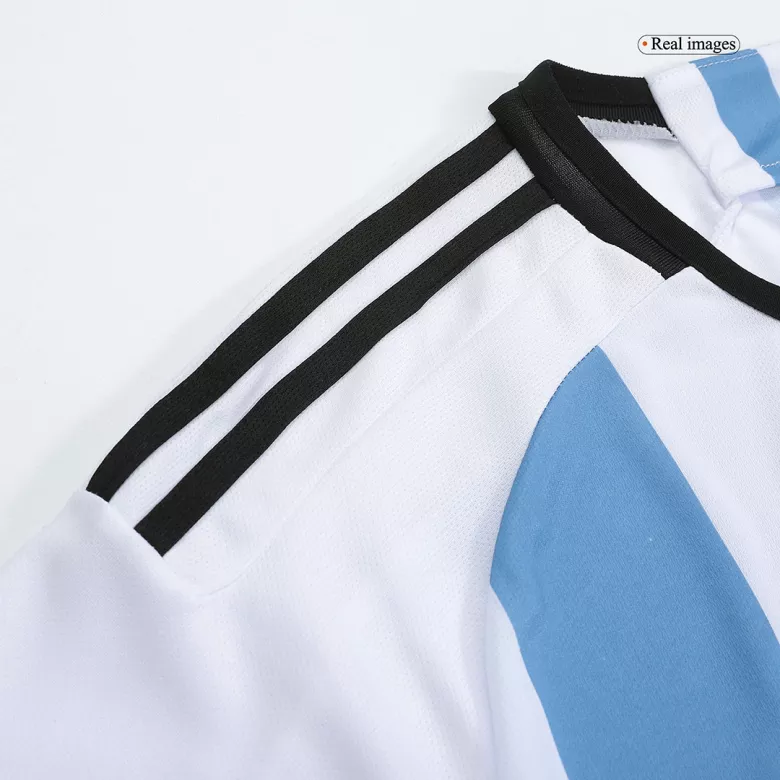 Tres Estrellas Camiseta Futbol Local de Hombre Argentina 2022 con Número de E. MARTINEZ #23 - camisetasfutbol