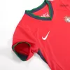 Miniconjunto Portugal Euro 2024 Primera Equipación Local Niño (Camiseta + Pantalón Corto) - camisetasfutbol